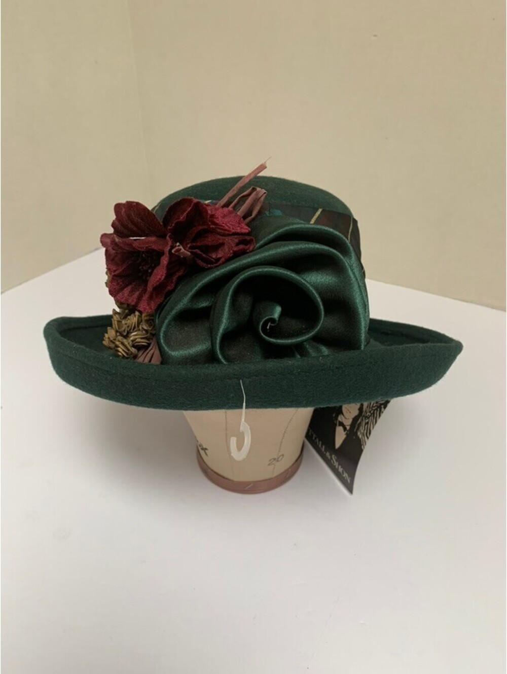 Vintage Whittall and Shon Green Wool Felt Derby, Church Hat NWT Rosette Plaid